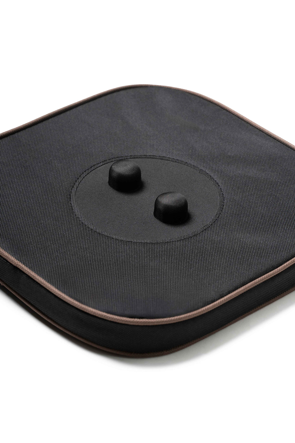 Nomad Cush | Black-Brown