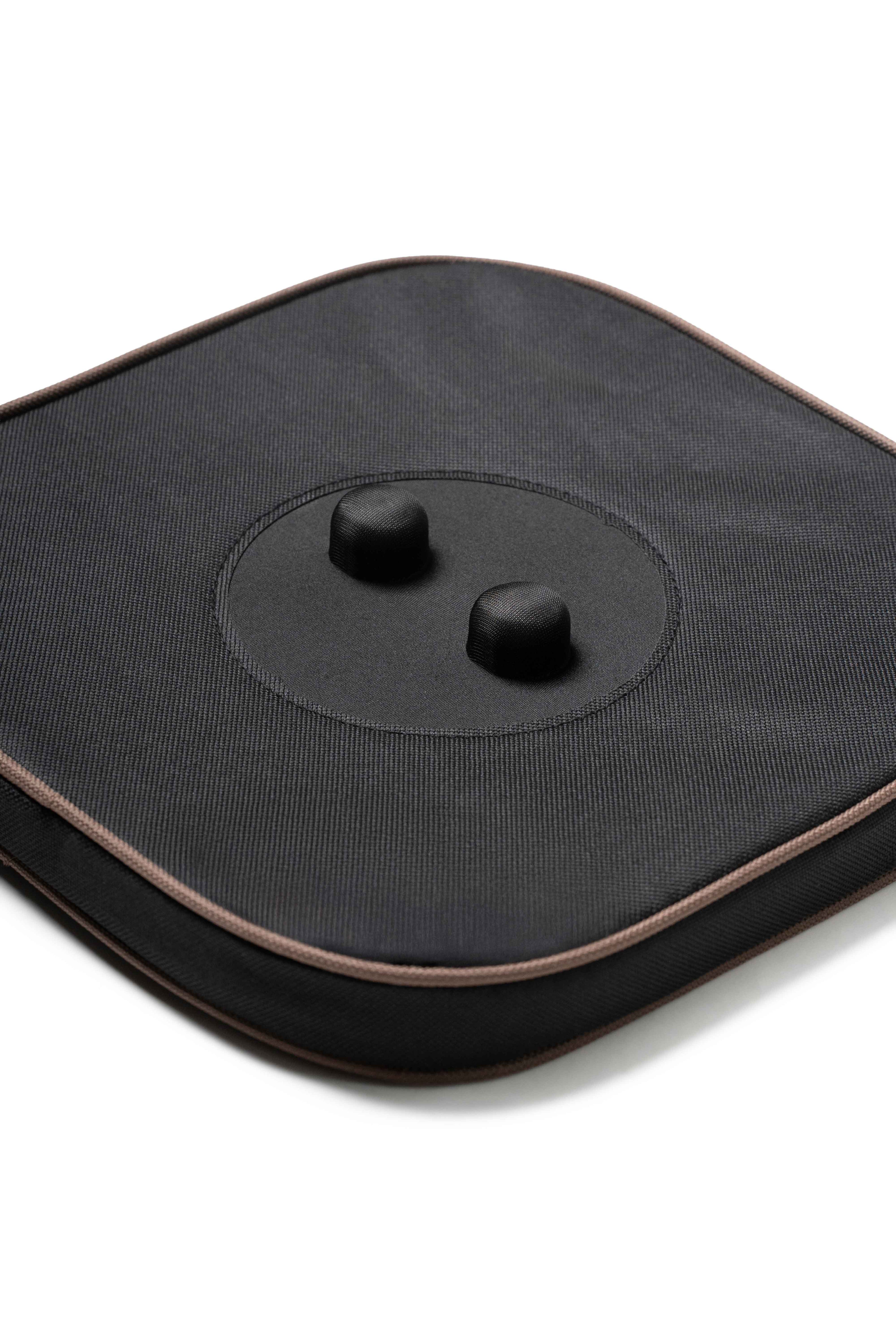 Nomad Cush | Black-Brown